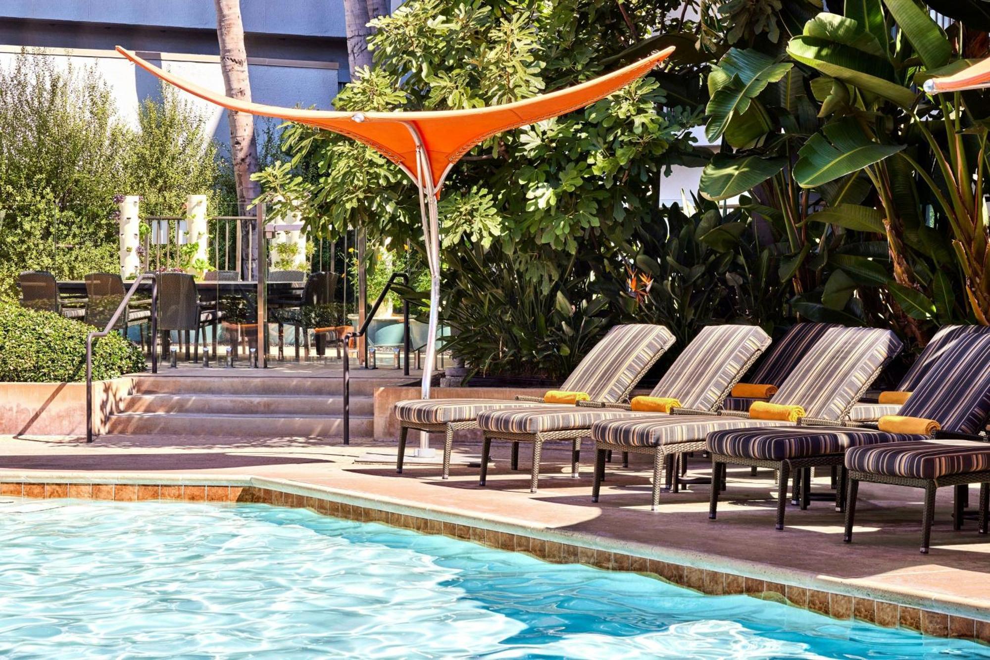 Готель Anaheim Marriott Екстер'єр фото